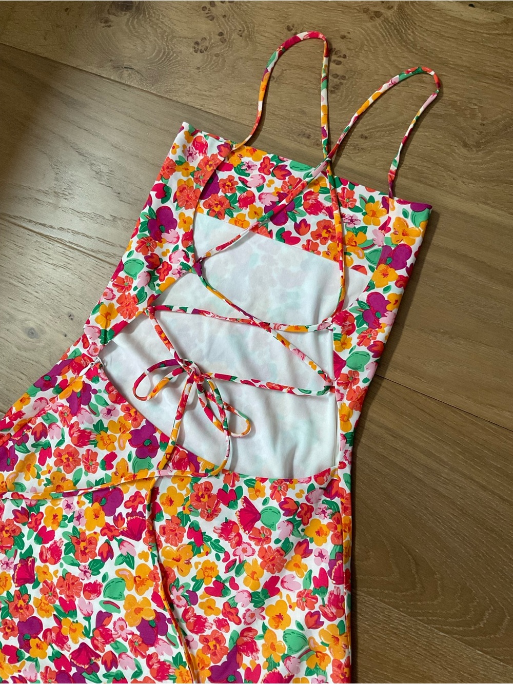 Princess Polly Tropical Floral Halter Crossback Tie Mini Dress Women's 4 EUC - Picture 4 of 8